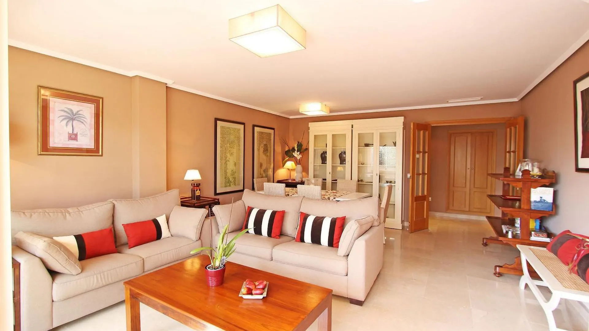 1039 Beach Front 2 Line Penthouse 马尔韦利亚 公寓