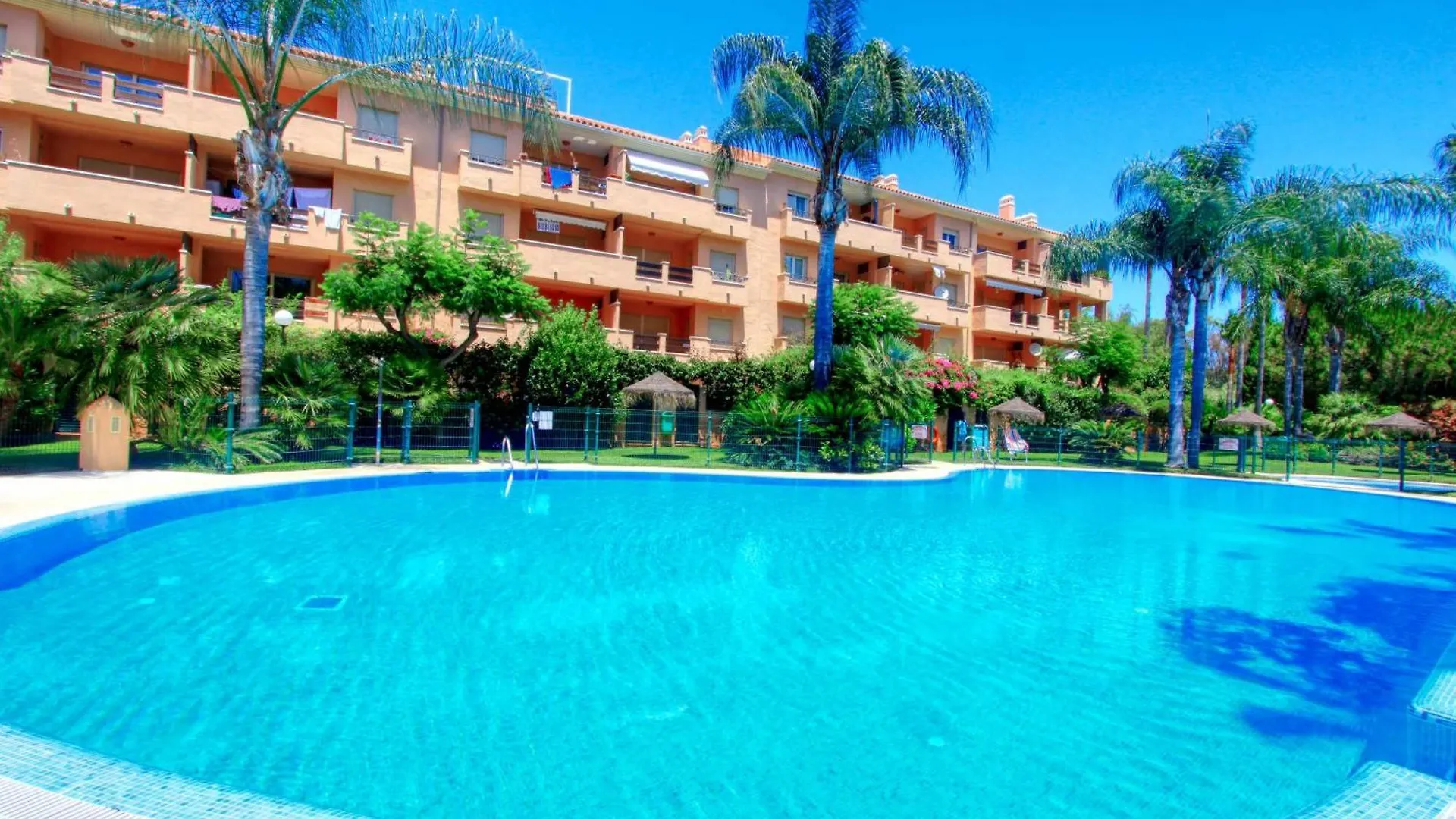 1039 Beach Front 2 Line Penthouse 马尔韦利亚