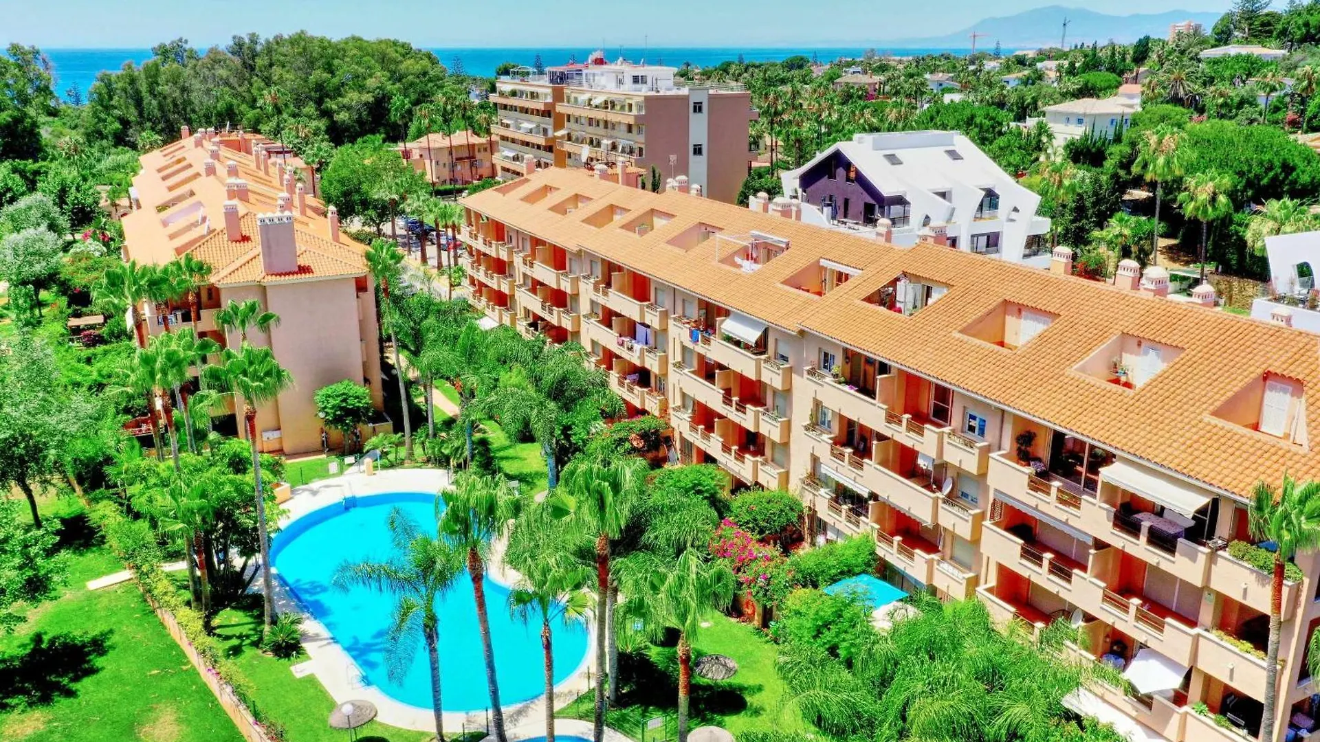 1039 Beach Front 2 Line Penthouse location